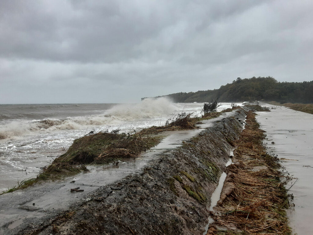 The dyke on Lolland's south coast as it looked during the 2023 storm surge