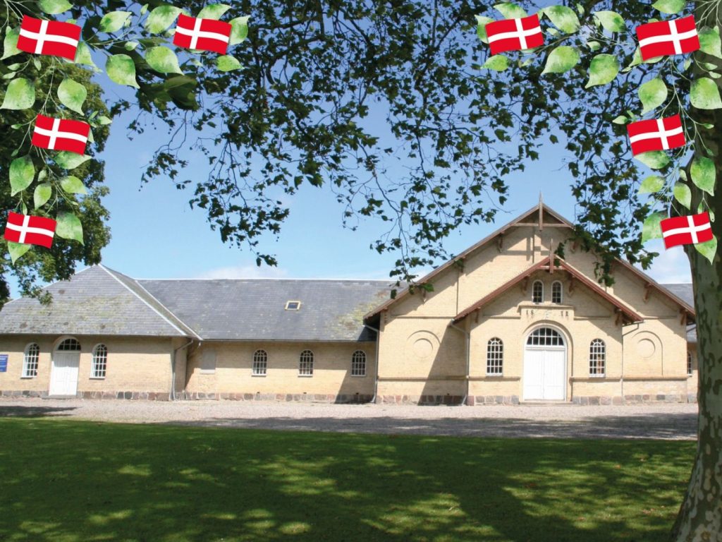 Ridehuset m. dannebrogsflag